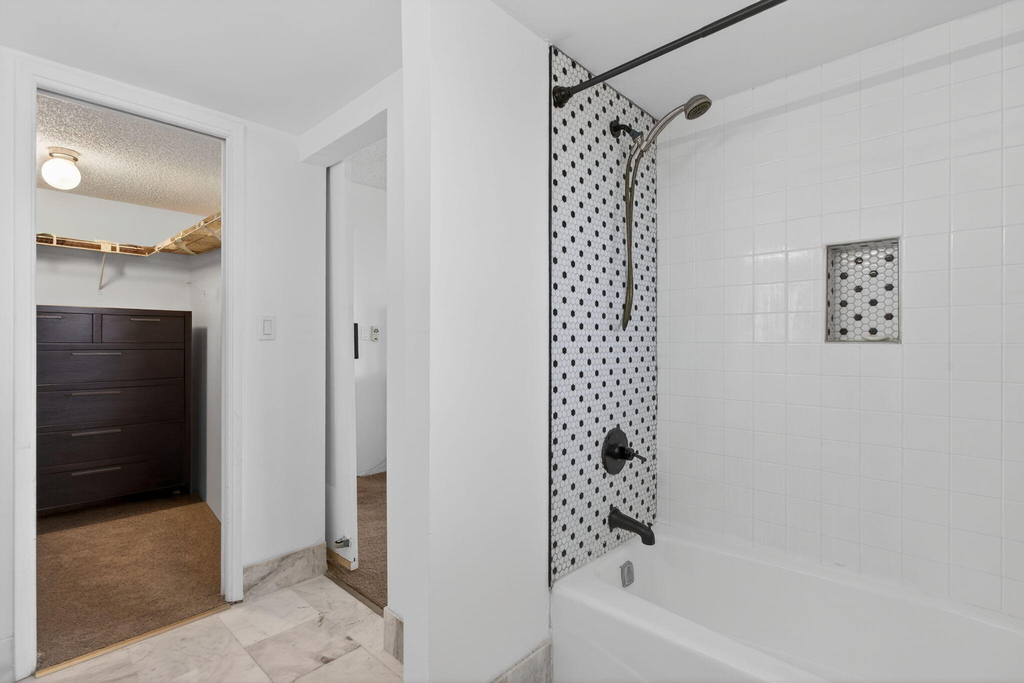 3960 Oaks Clubhouse Drive - Photo 19