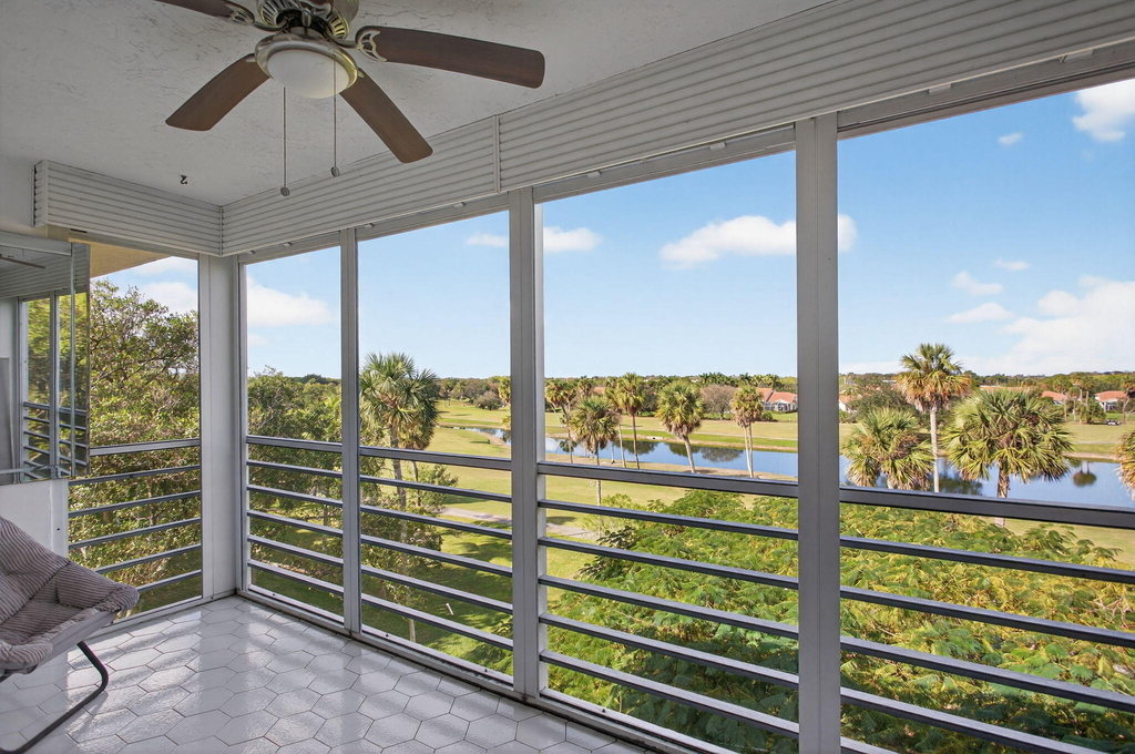 3960 Oaks Clubhouse Drive - Photo 44