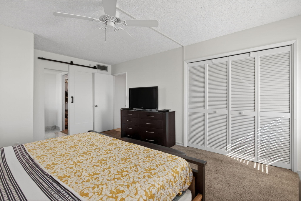 3960 Oaks Clubhouse Drive - Photo 17