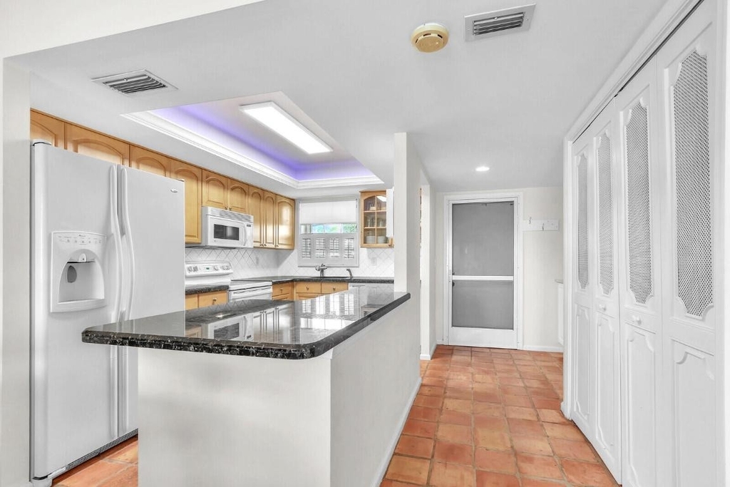 1025 Sugar Sands Boulevard - Photo 8