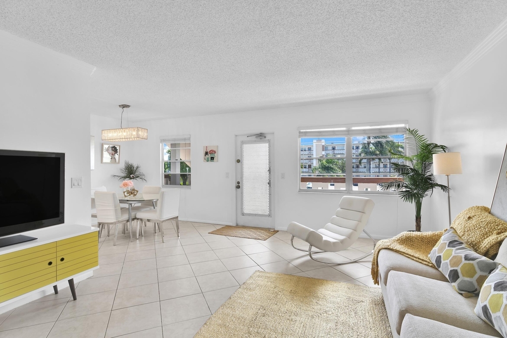 2043 Cornwall C - Photo 12