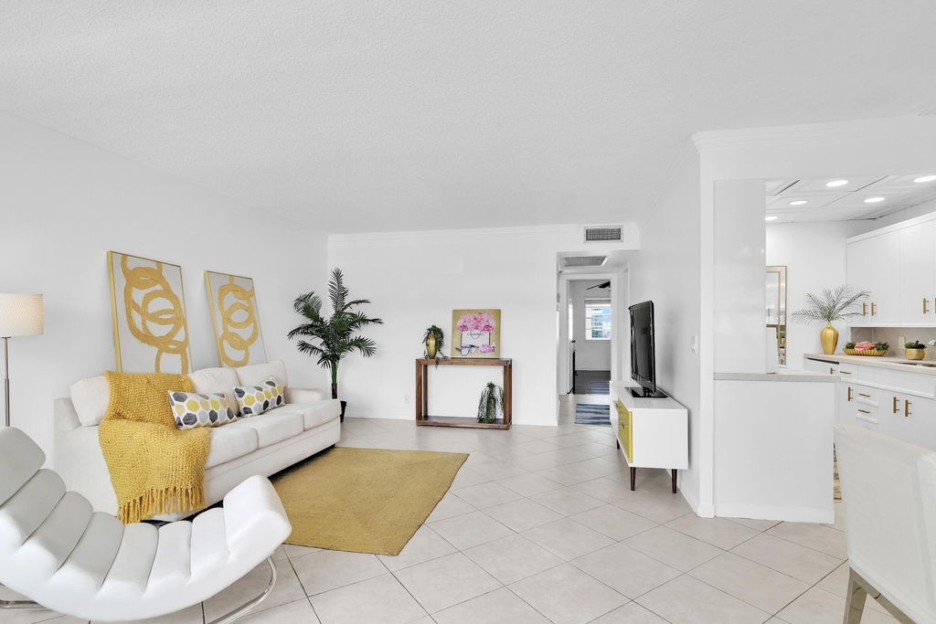 2043 Cornwall C - Photo 14