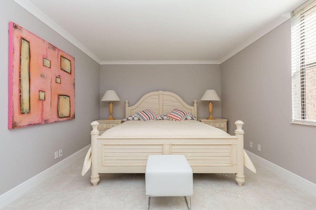 2455 Lindell Boulevard - Photo 10