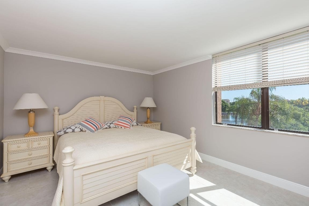 2455 Lindell Boulevard - Photo 8