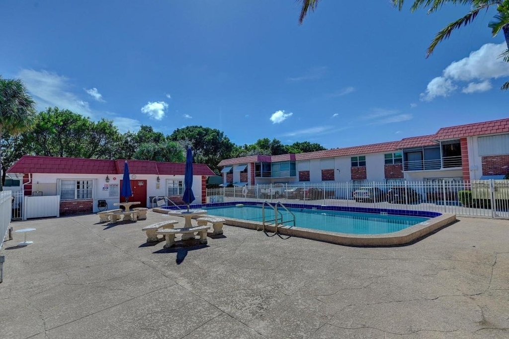 3550 Nw 8th Avenue - Photo 17