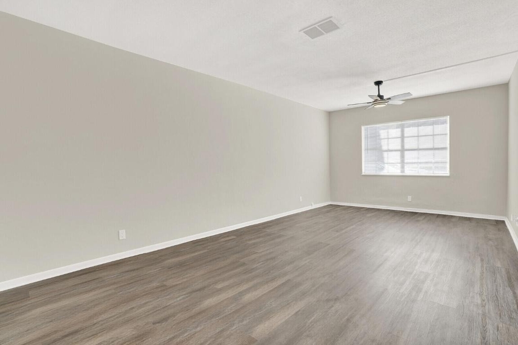 299 Sw 7th Street - Photo 4