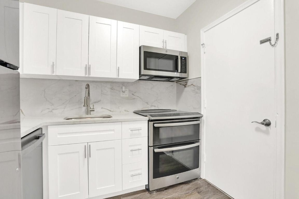 299 Sw 7th Street - Photo 10