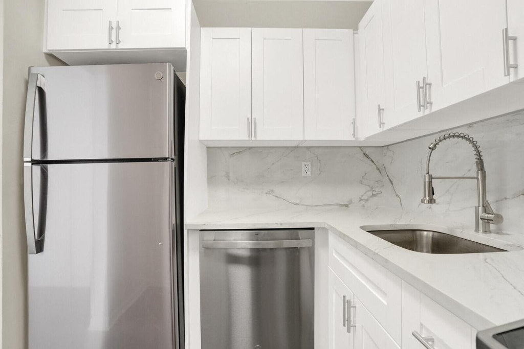 299 Sw 7th Street - Photo 9