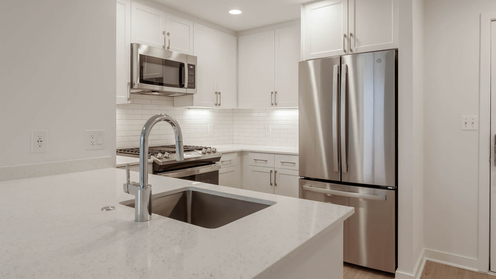 1401 S. Joyce Street - Photo 4