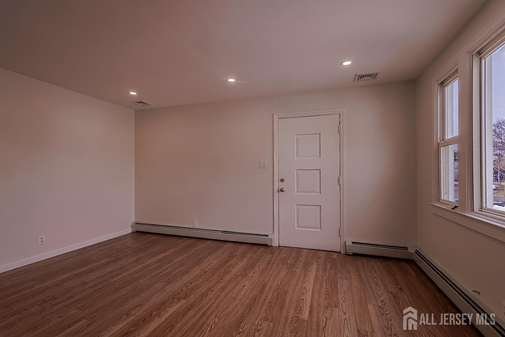 253 9th Street - Photo 2