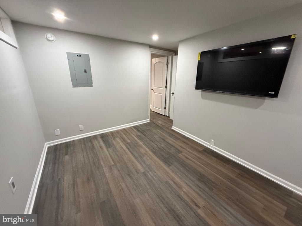 212 Warren Street - Photo 1