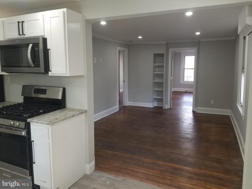 212 Warren Street - Photo 5