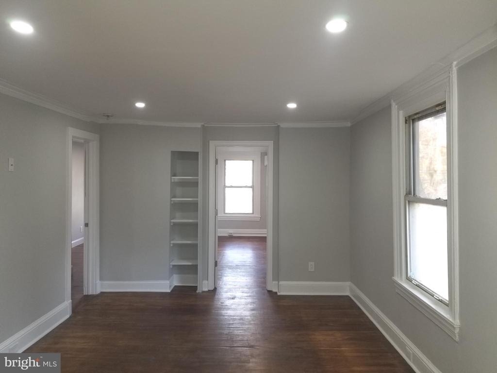 212 Warren Street - Photo 7