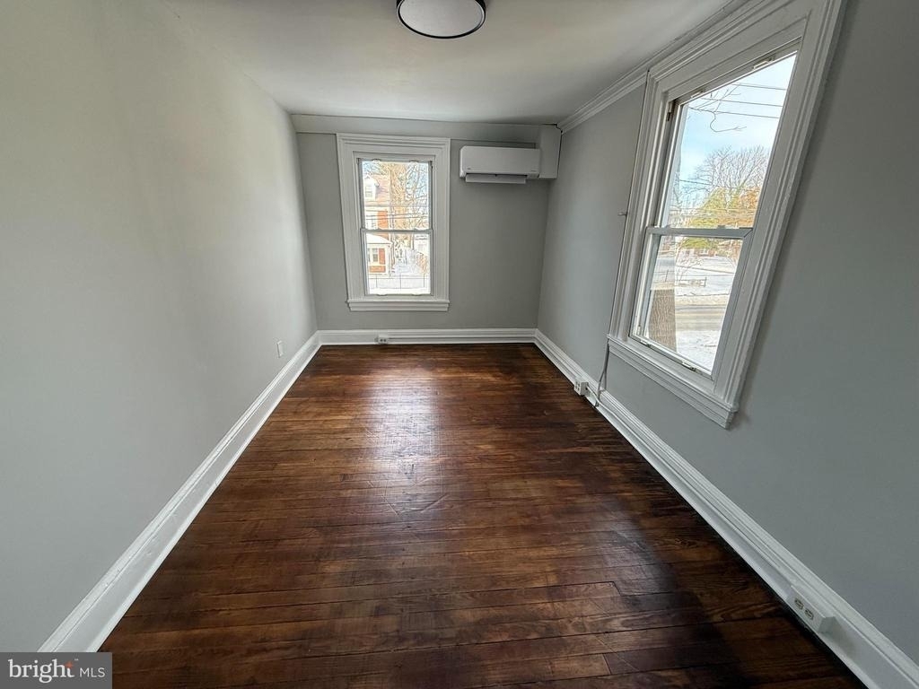 212 Warren Street - Photo 9