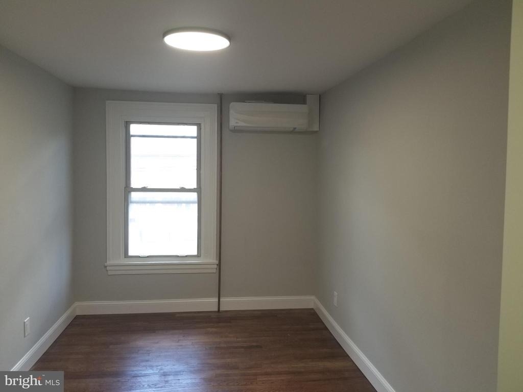 212 Warren Street - Photo 11