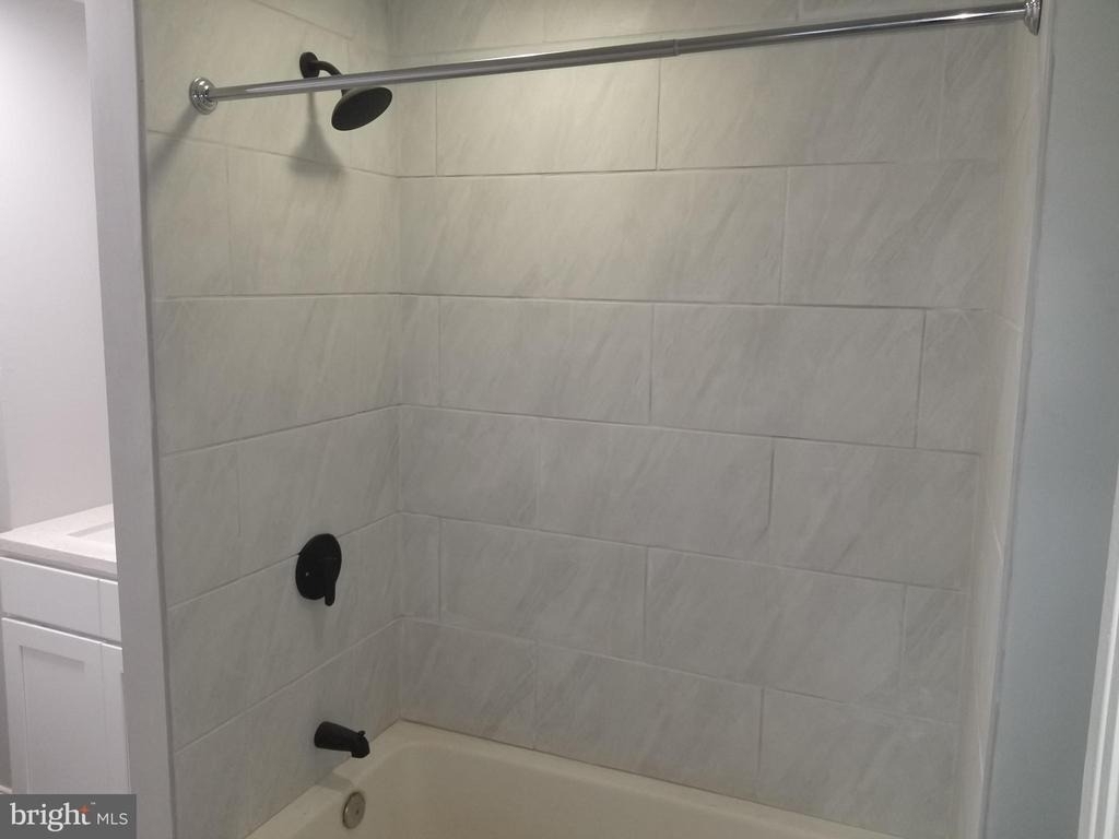 212 Warren Street - Photo 2