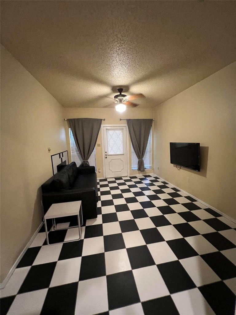 806 W 24th St - Photo 10