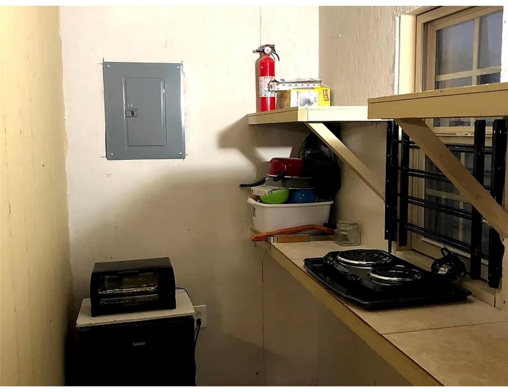 241 E Jackson Street - Photo 15