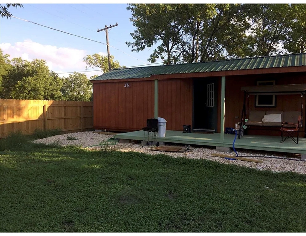 241 E Jackson Street - Photo 2