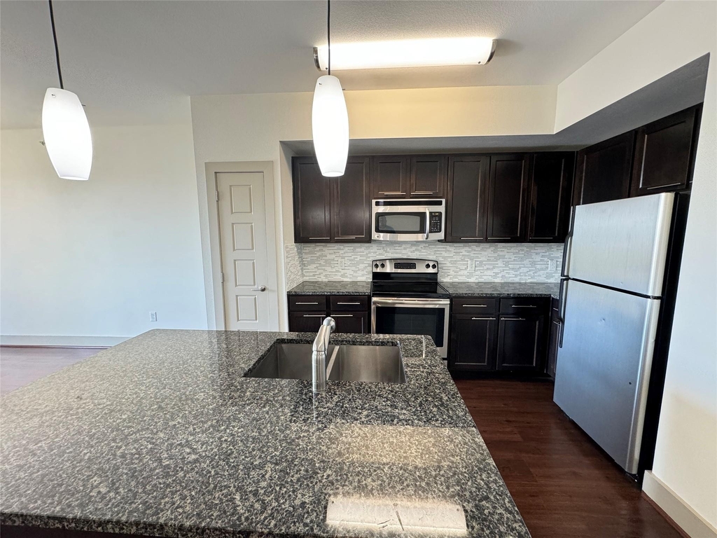 145 Heights Blvd - Photo 0