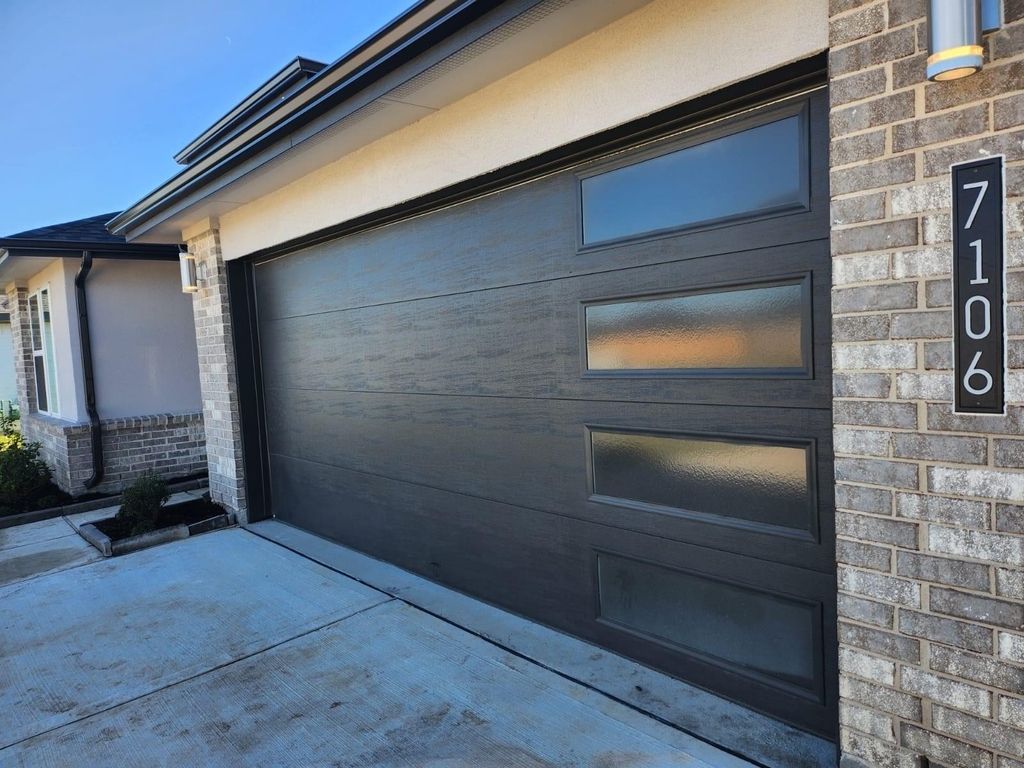 7106 Marina Heights Way - Photo 0