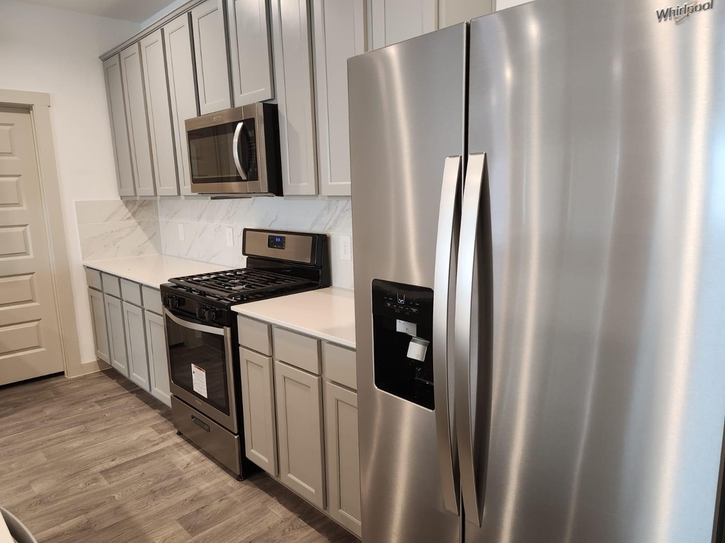 7106 Marina Heights Way - Photo 3