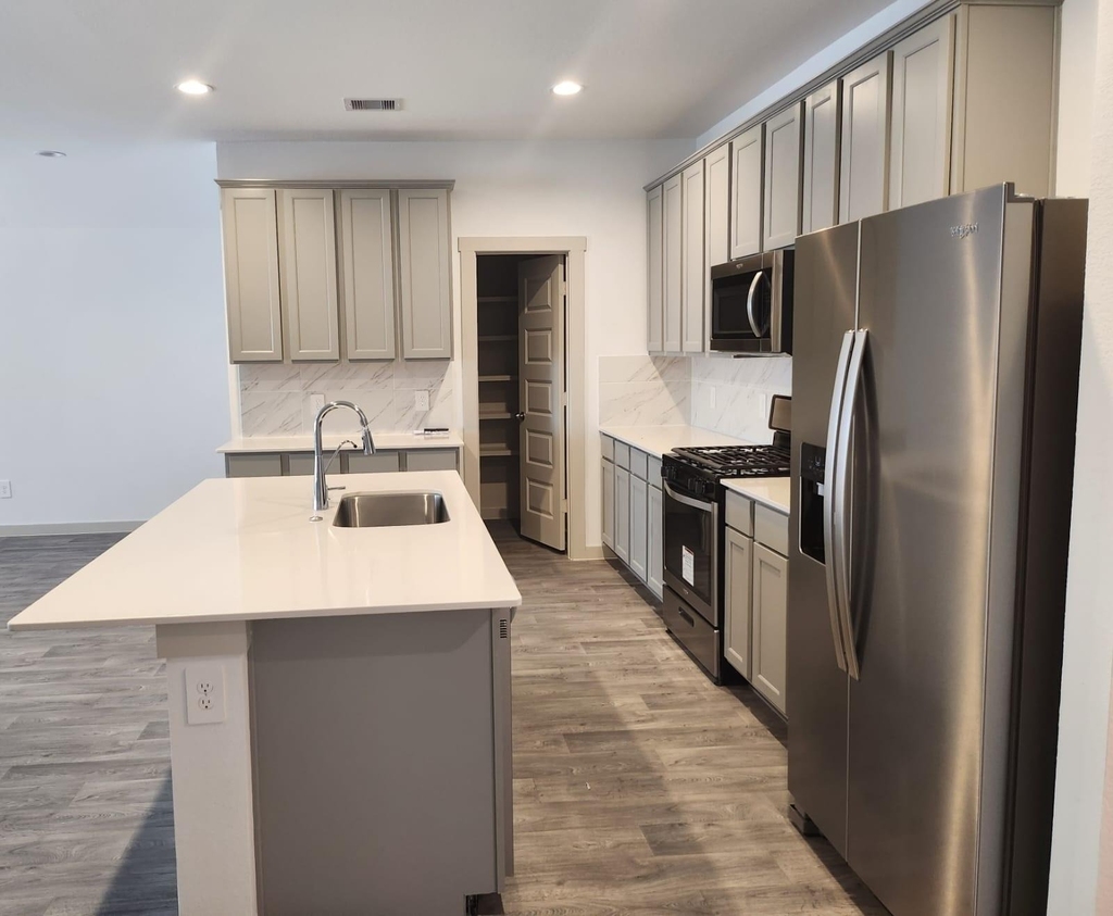 7106 Marina Heights Way - Photo 5