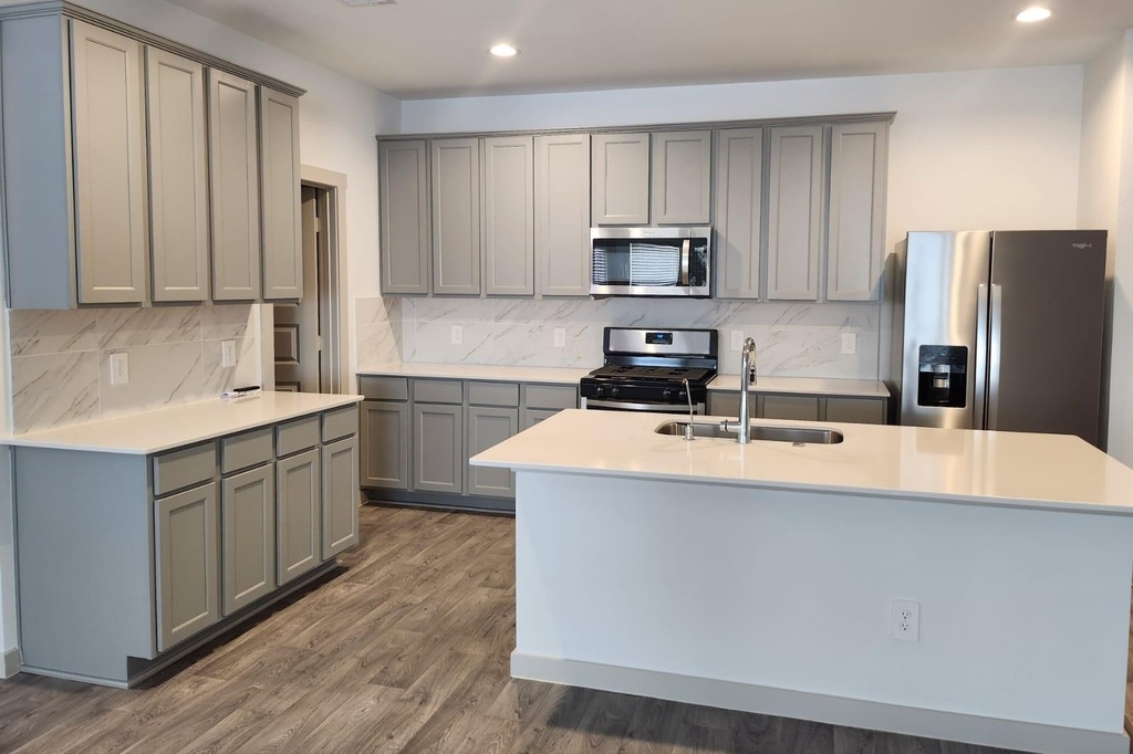 7106 Marina Heights Way - Photo 4