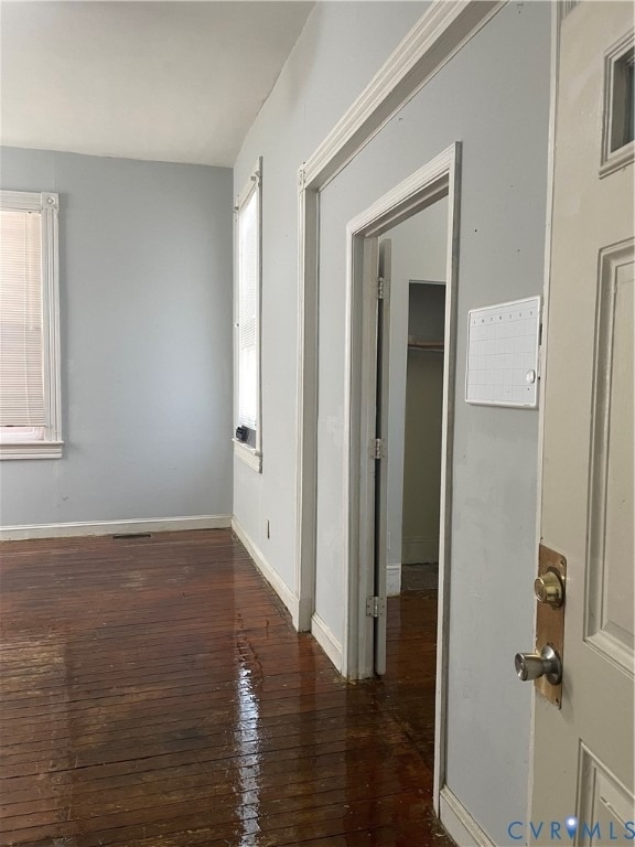 712 W Washington Street - Photo 2