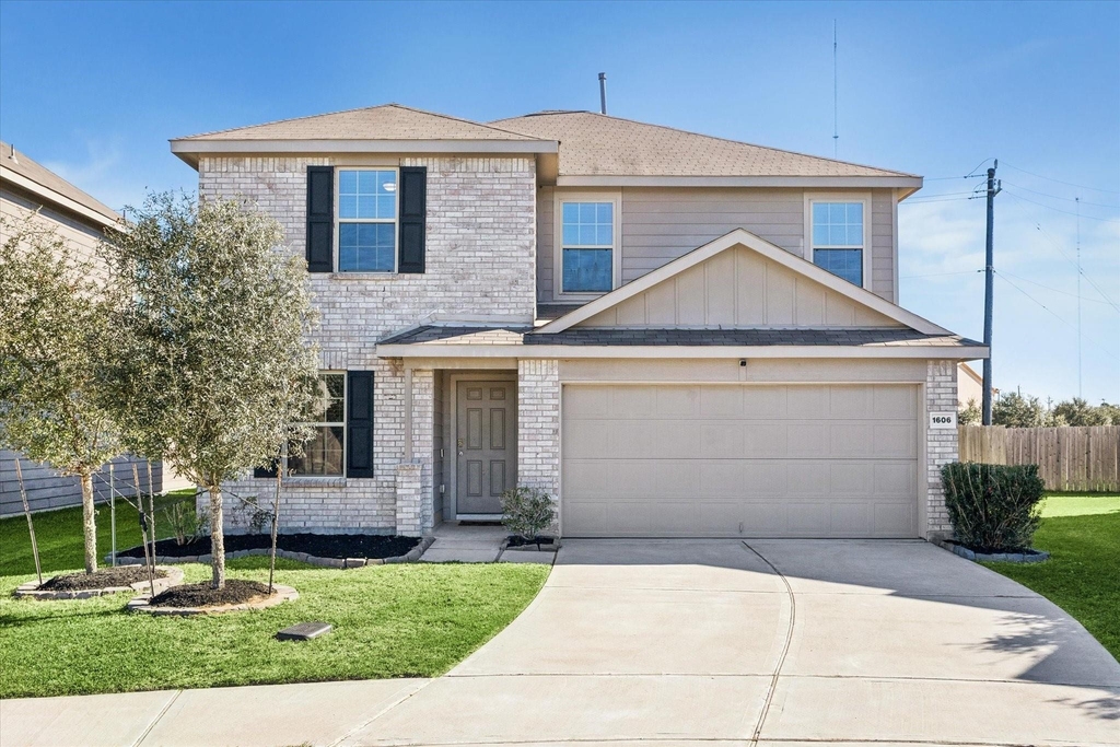 1606 Avocet Way - Photo 0