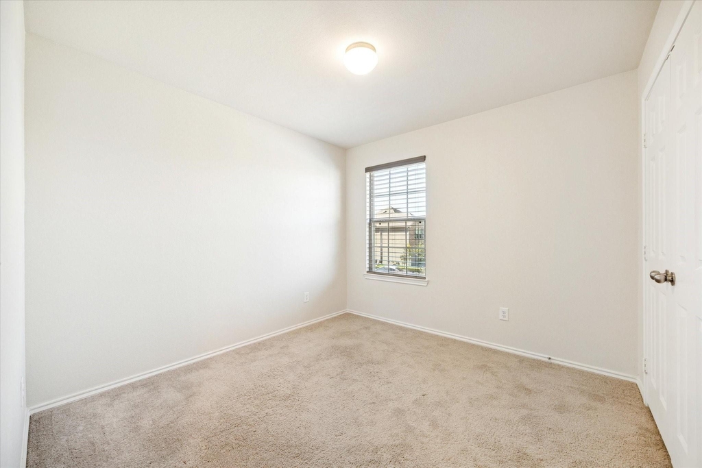 1606 Avocet Way - Photo 11