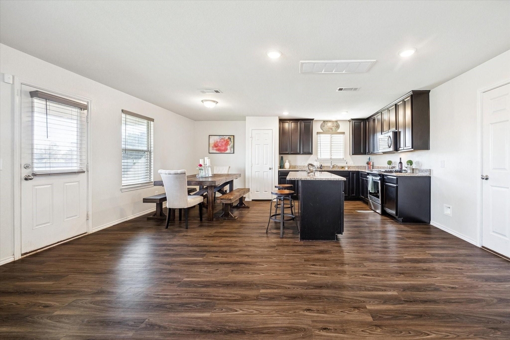 1606 Avocet Way - Photo 4