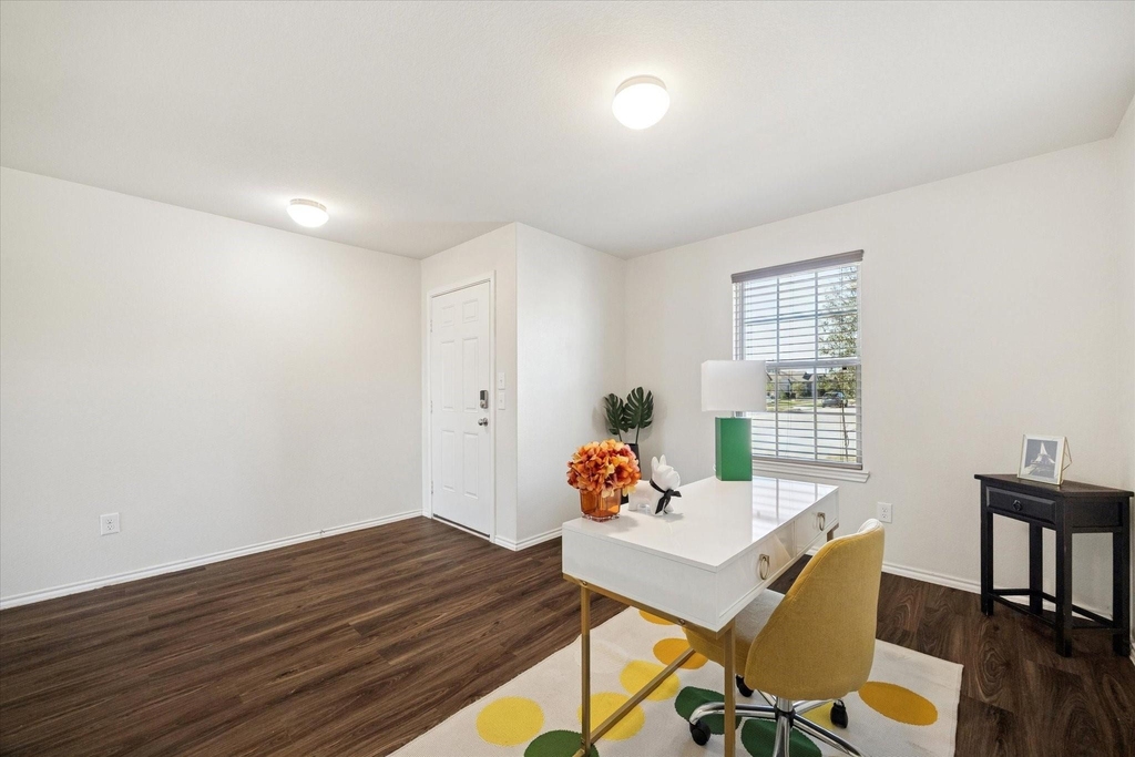 1606 Avocet Way - Photo 2