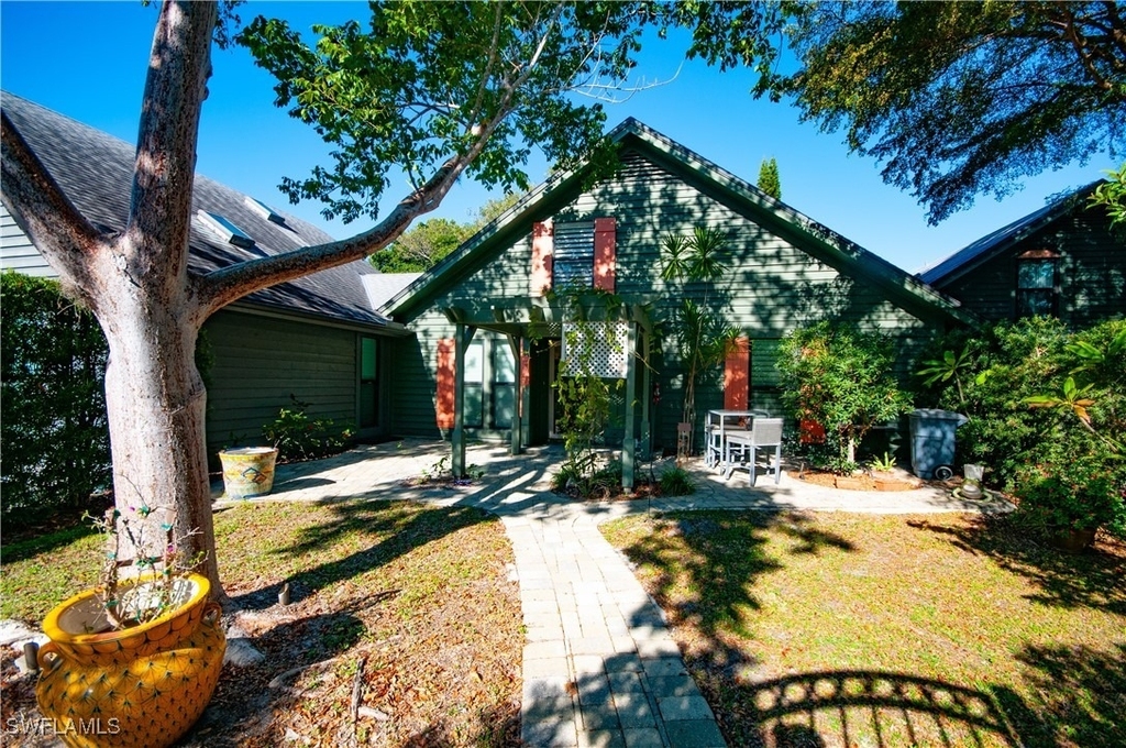 1313 Solana Road W - Photo 1