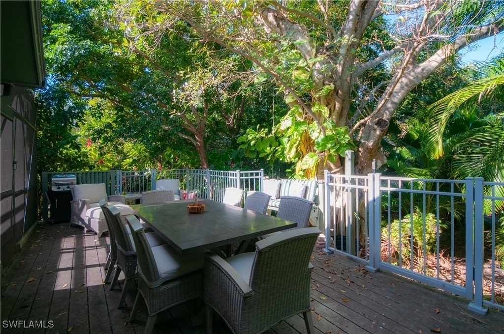 1313 Solana Road W - Photo 25