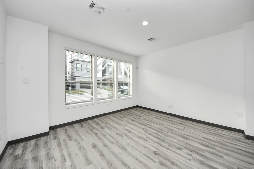 18716 Centro Main Street - Photo 12
