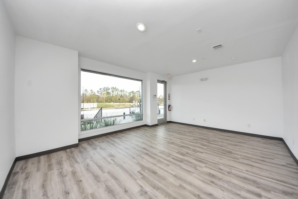 18716 Centro Main Street - Photo 2