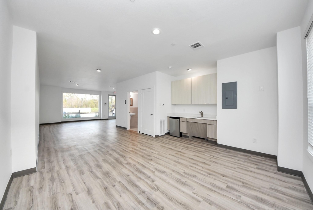 18716 Centro Main Street - Photo 3