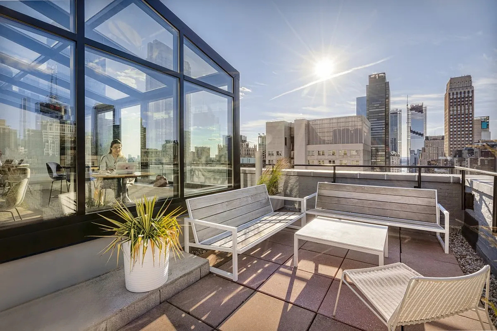 West 34th Street - Photo 9