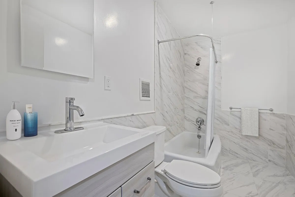 West 34th Street - Photo 5