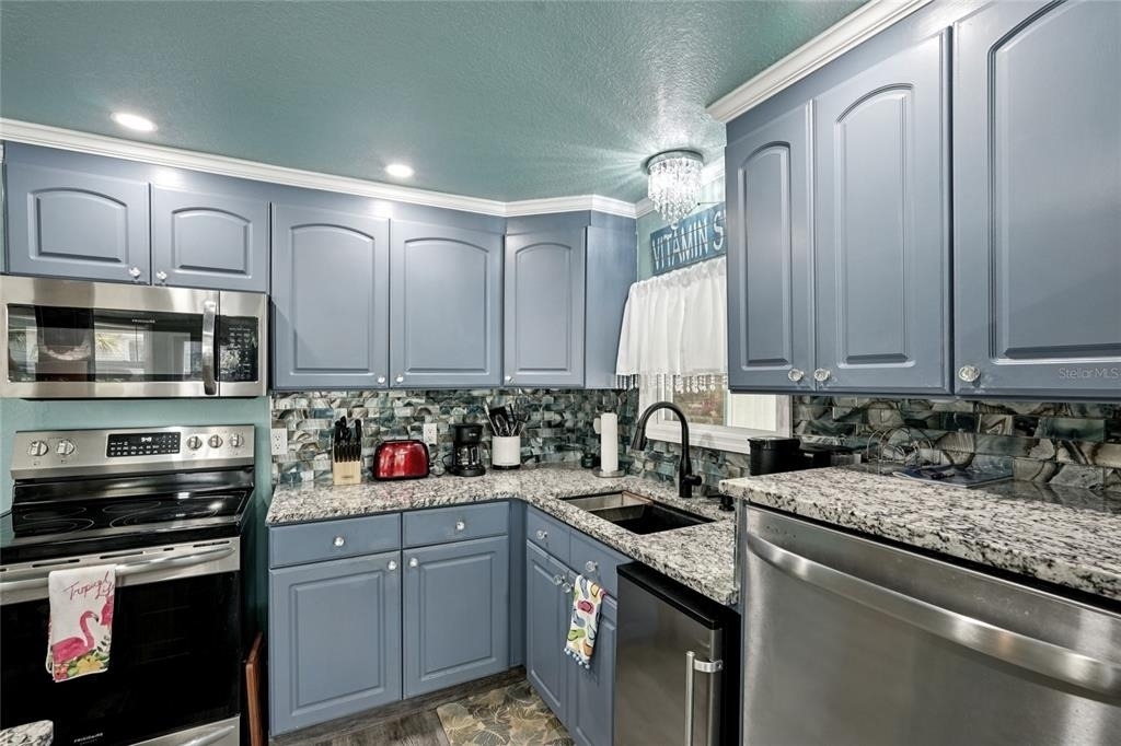 712 Roma Road - Photo 8