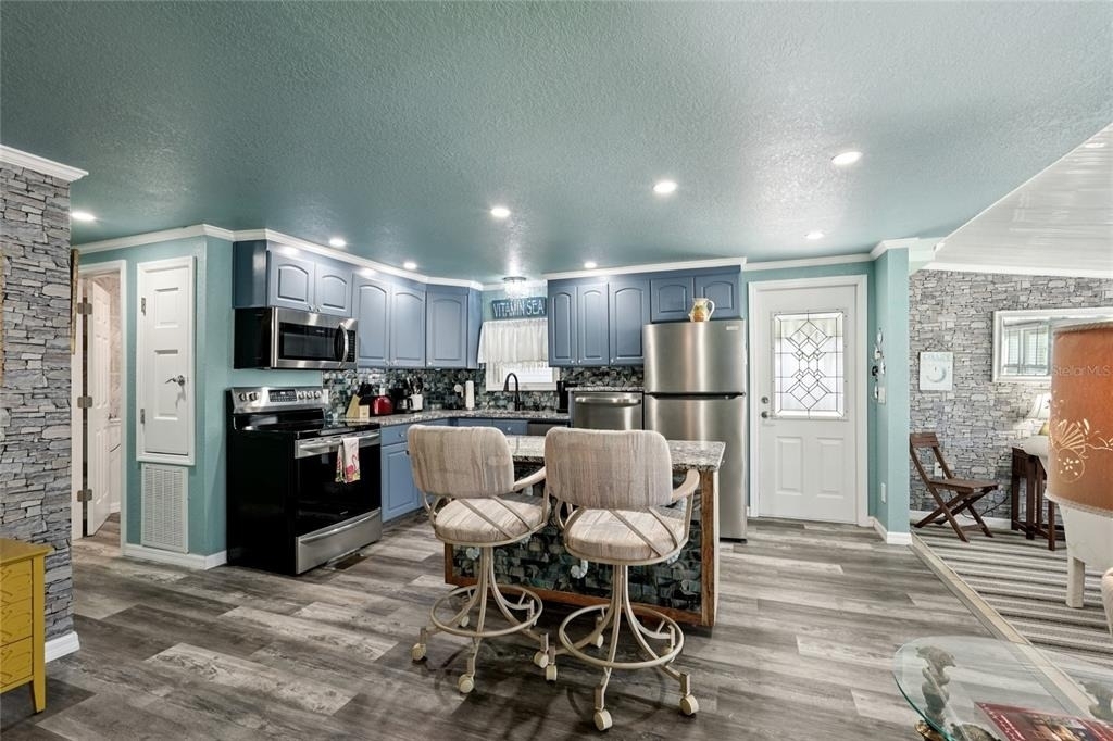 712 Roma Road - Photo 6
