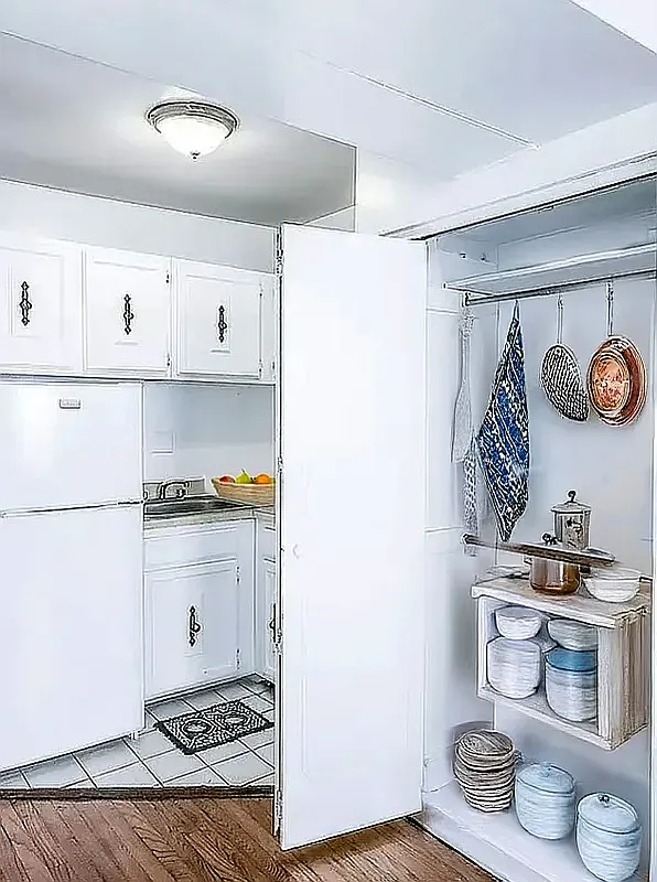 146 East 39th Street - Photo 1