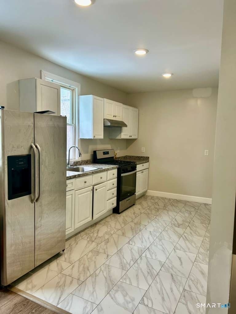 124 Charles Street - Photo 3