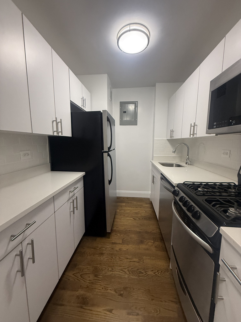 240 East 82nd Street - Photo 12