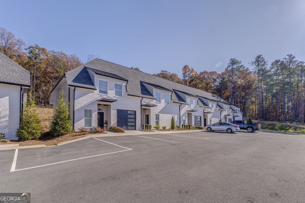 77 Chateau Drive - Photo 4