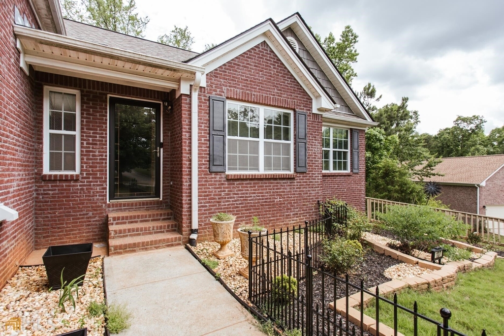 137 Bristol Woods Drive - Photo 0
