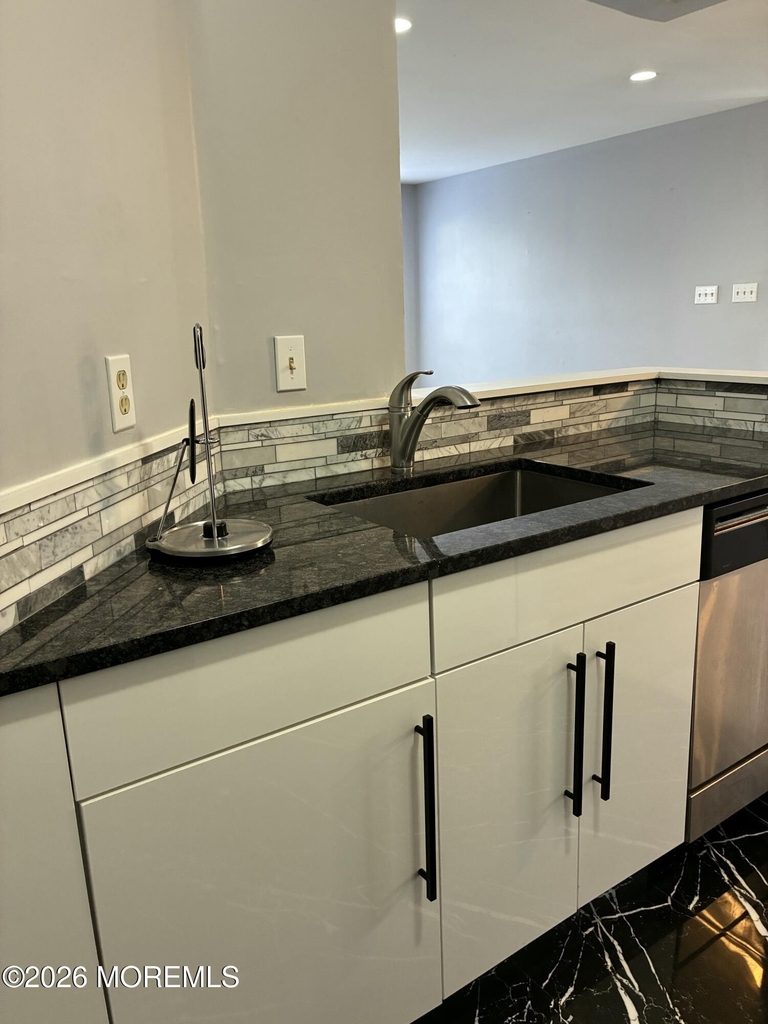 419 Hancock Place - Photo 9