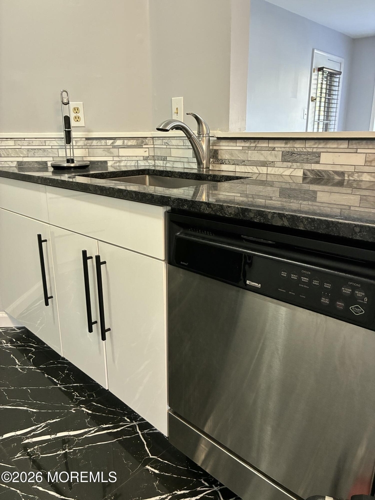 419 Hancock Place - Photo 8