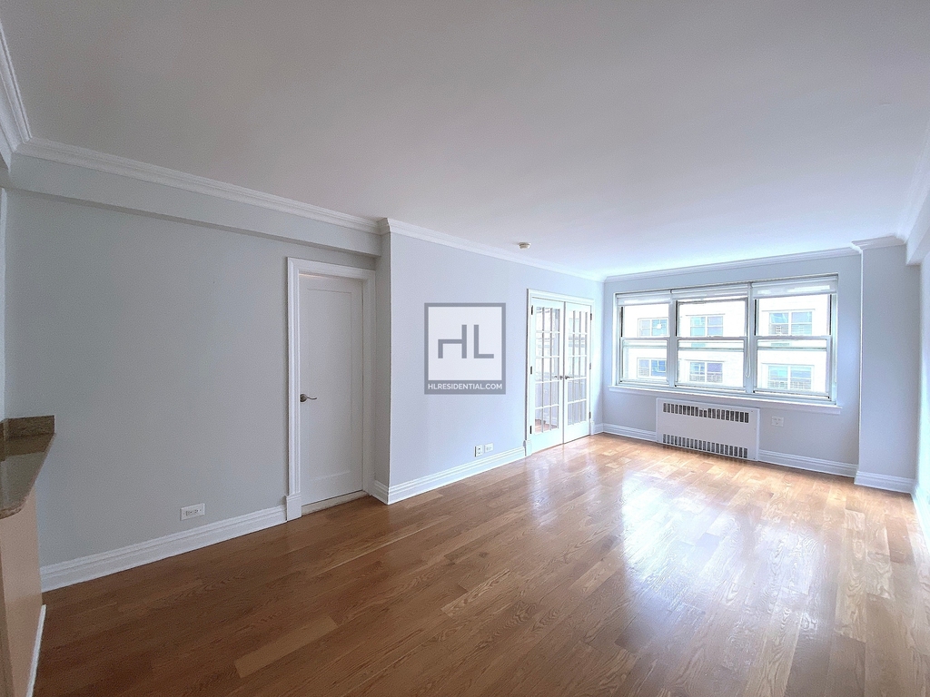 Park Avenue - Photo 2